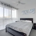 Stylish 2Br Getaway In Gold Coast