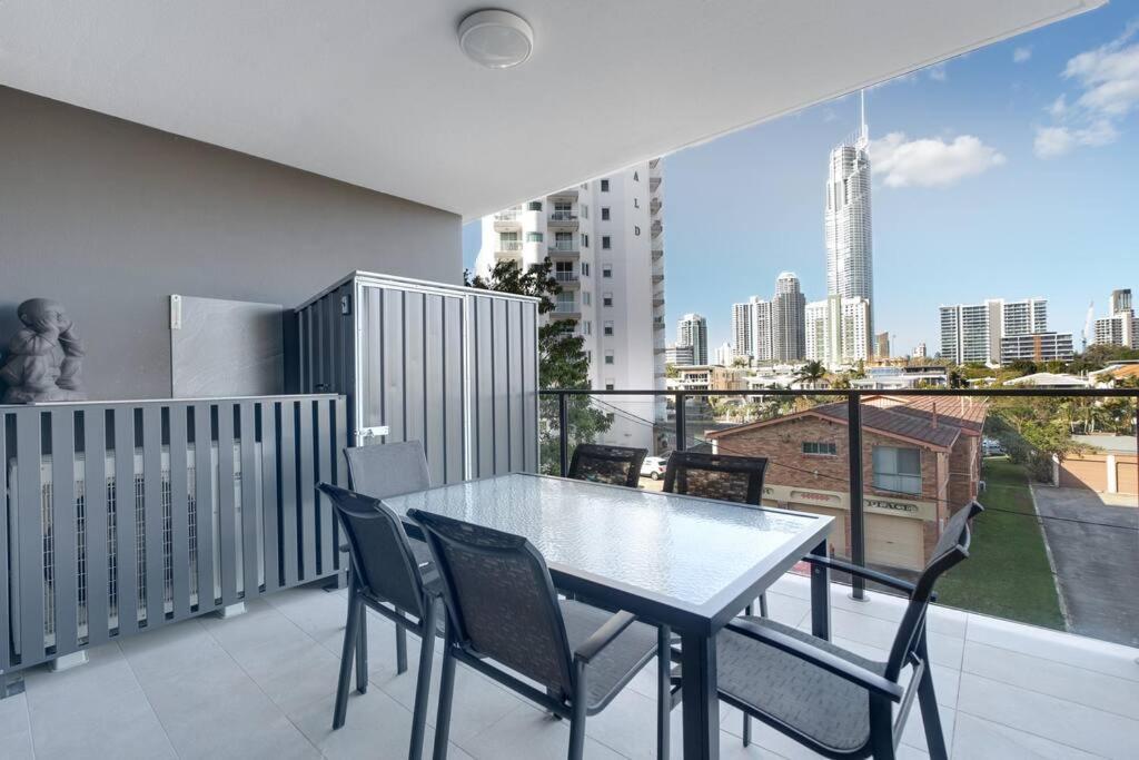 Stylish 2br Getaway In Gold Coast